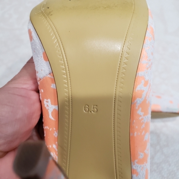 Kelsi Dagger Lillian Pain Splatter Round Toe Pumps Size 6.5 - Picture 10 of 12